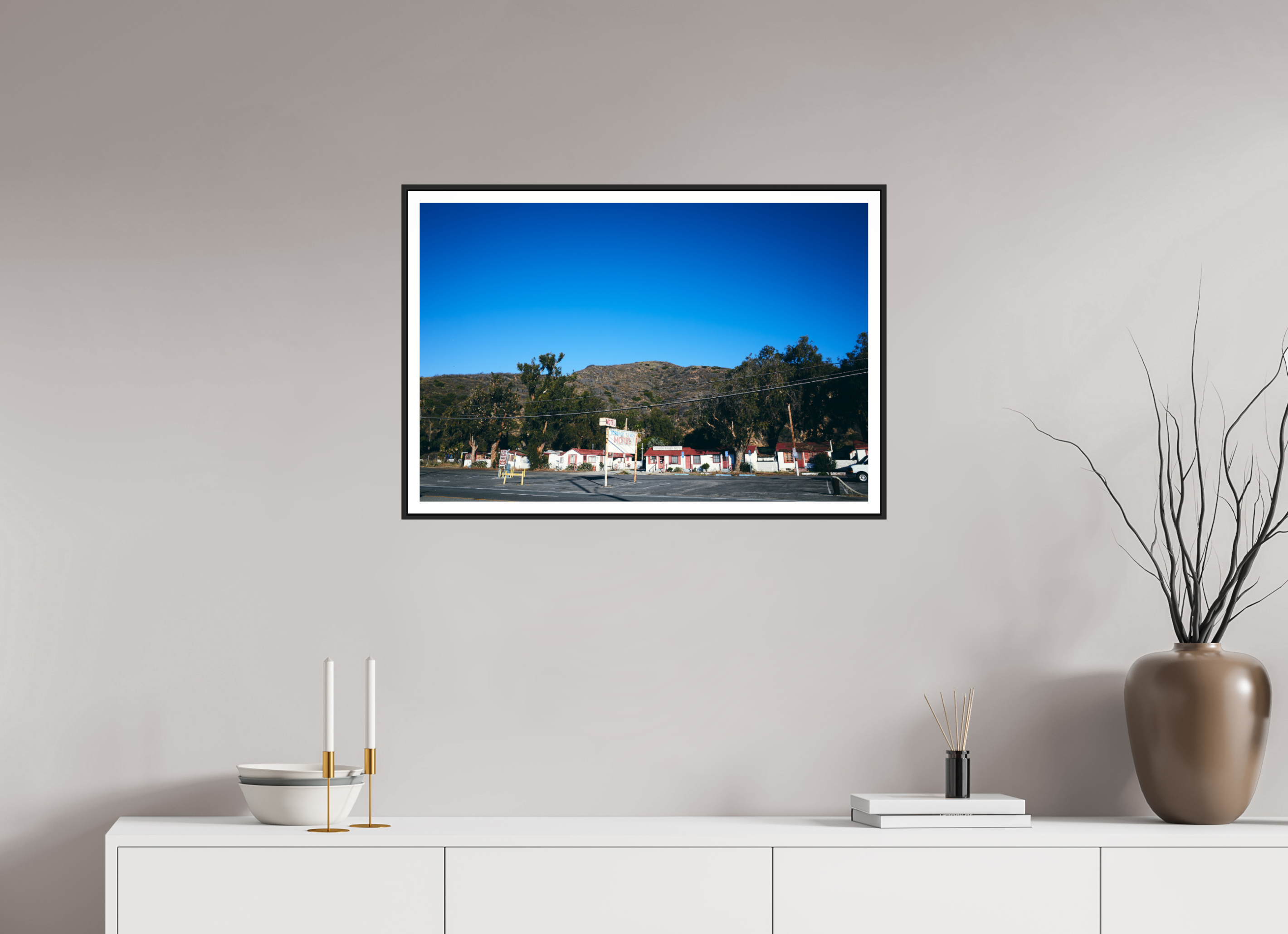 30 x 20″, Frame topanga motel